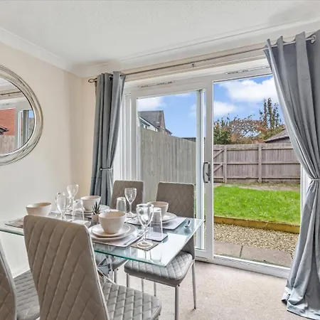 Stunning 2Br Home With Private Garden, Near Airport & Met Office Exeter Exterior photo